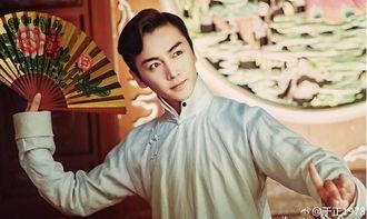 娱乐陈晓吃瓜图片高清,太可爱了！